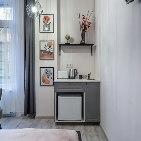 Extra And New * Budapest