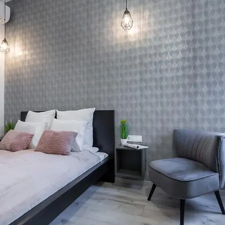 Extra And New Budapeszt